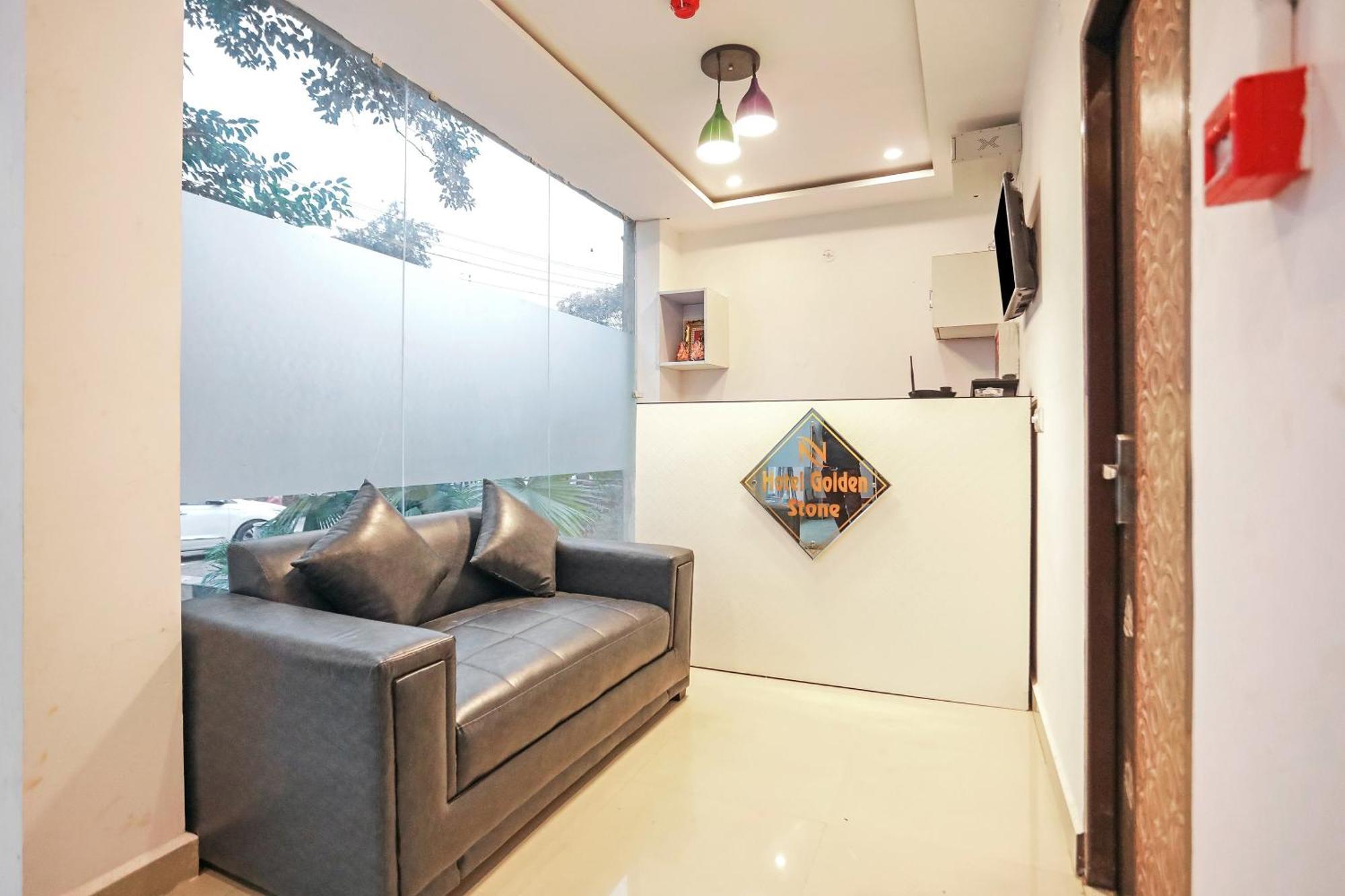 Hotel O Golden Stone Ghaziabad Buitenkant foto