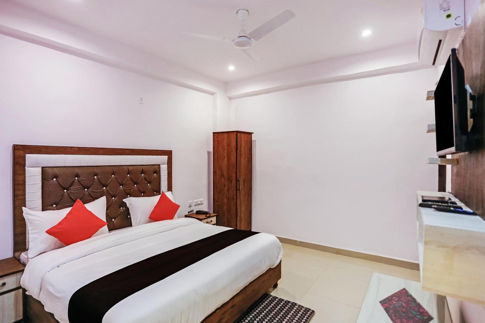 Hotel O Golden Stone Ghaziabad Buitenkant foto