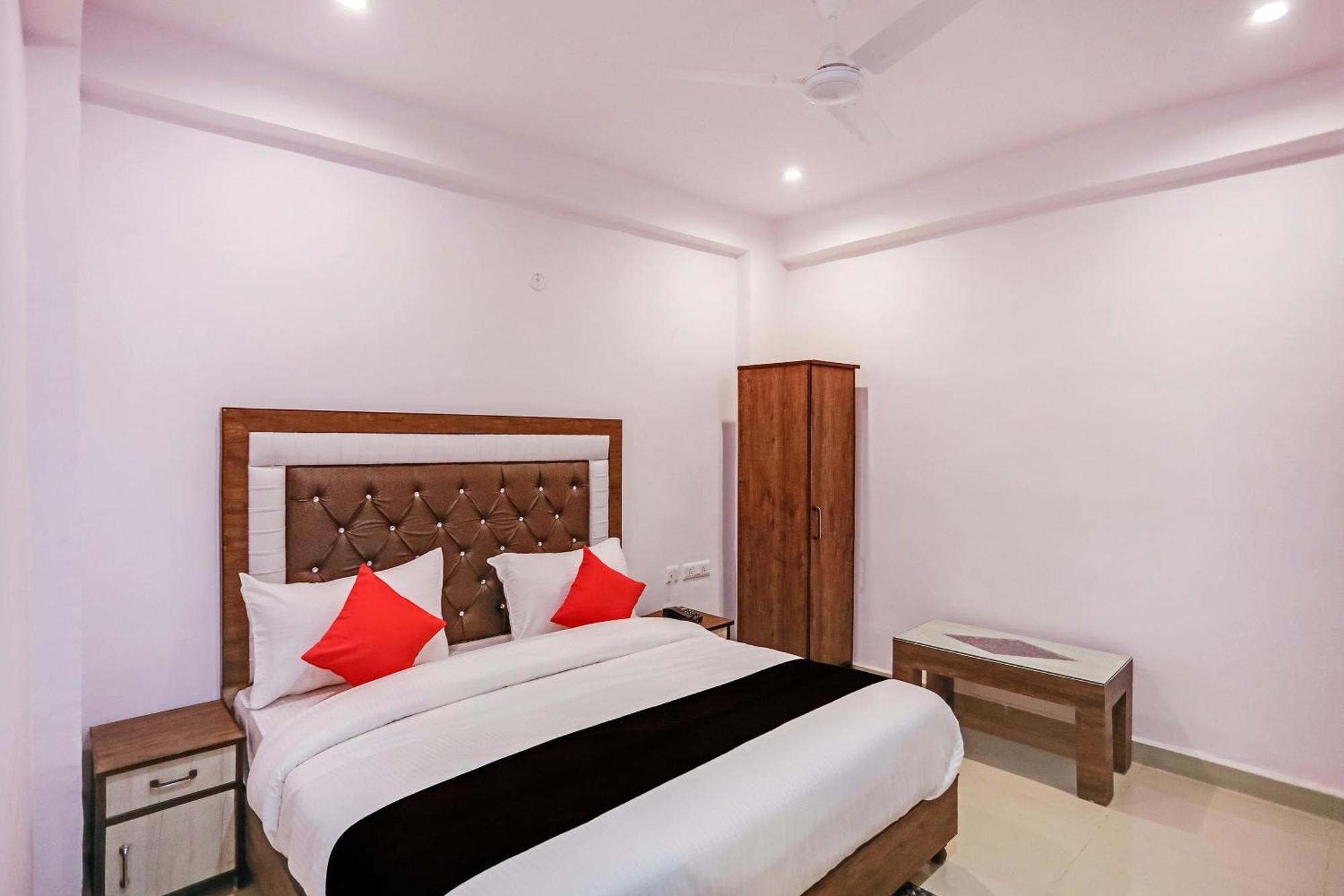 Hotel O Golden Stone Ghaziabad Buitenkant foto