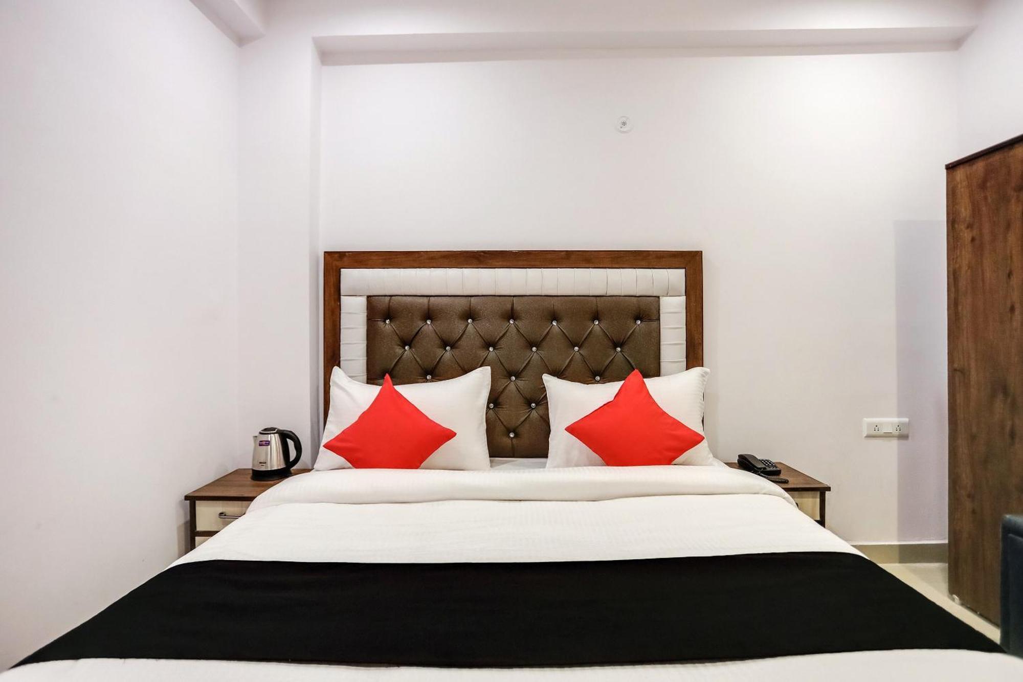 Hotel O Golden Stone Ghaziabad Buitenkant foto
