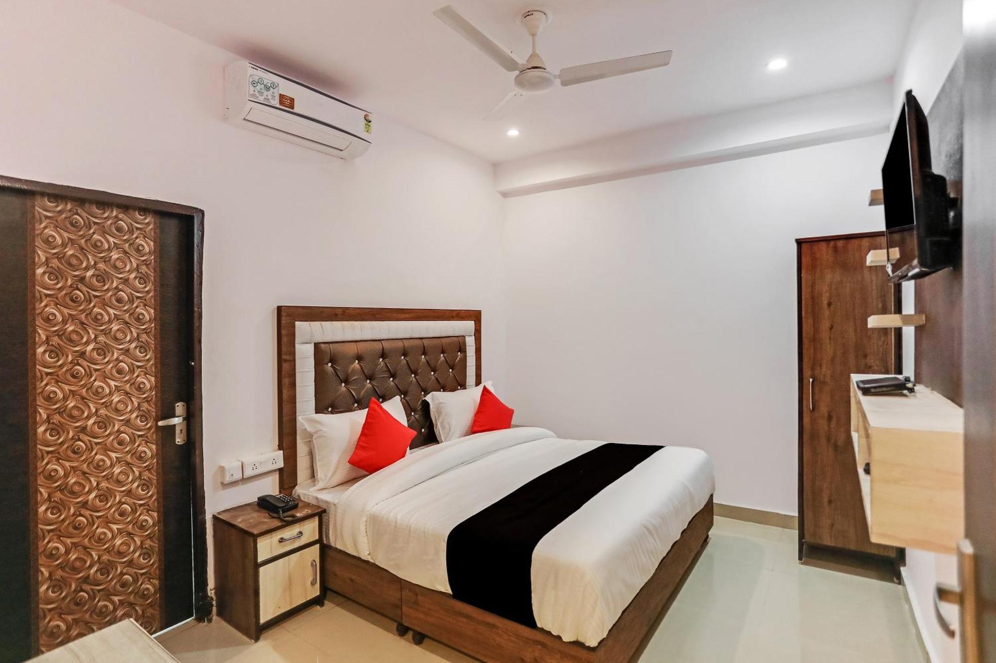 Hotel O Golden Stone Ghaziabad Buitenkant foto