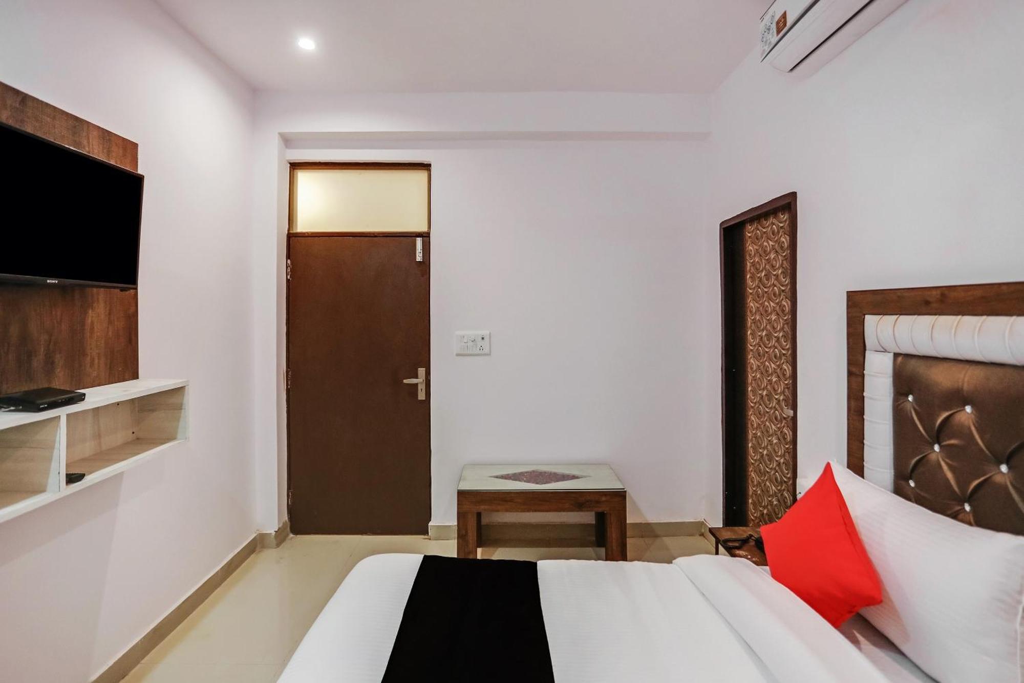 Hotel O Golden Stone Ghaziabad Buitenkant foto
