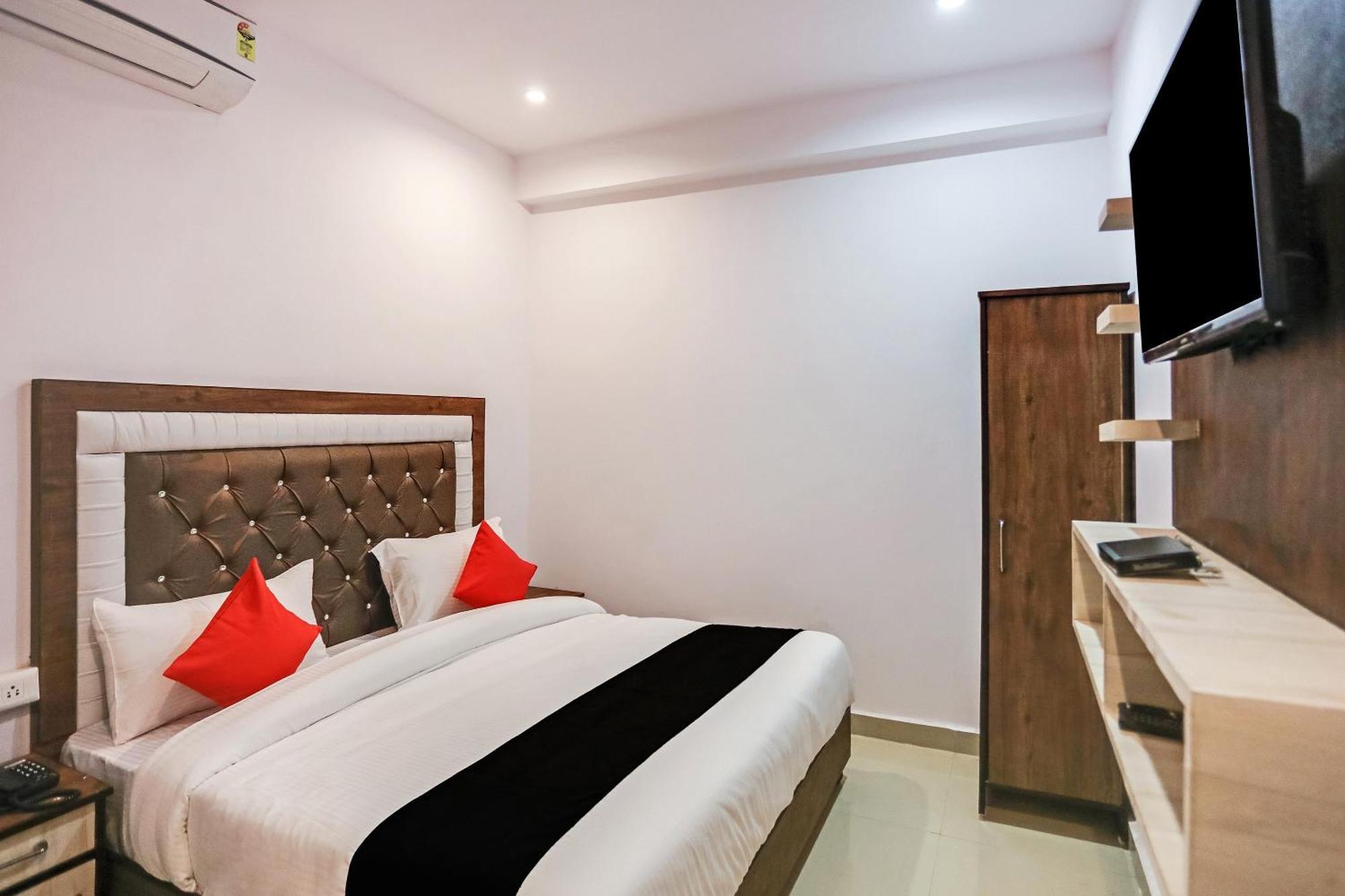Hotel O Golden Stone Ghaziabad Buitenkant foto