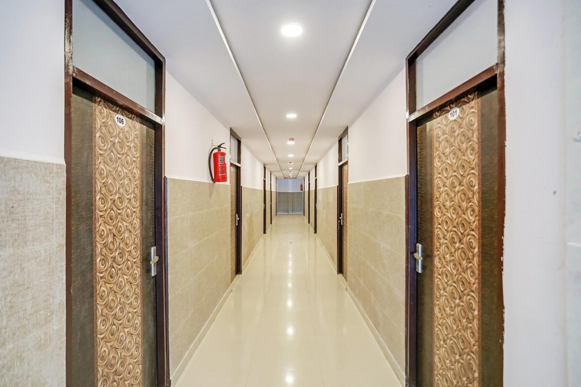 Hotel O Golden Stone Ghaziabad Buitenkant foto