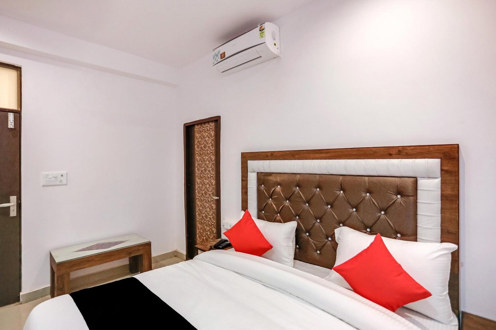 Hotel O Golden Stone Ghaziabad Buitenkant foto